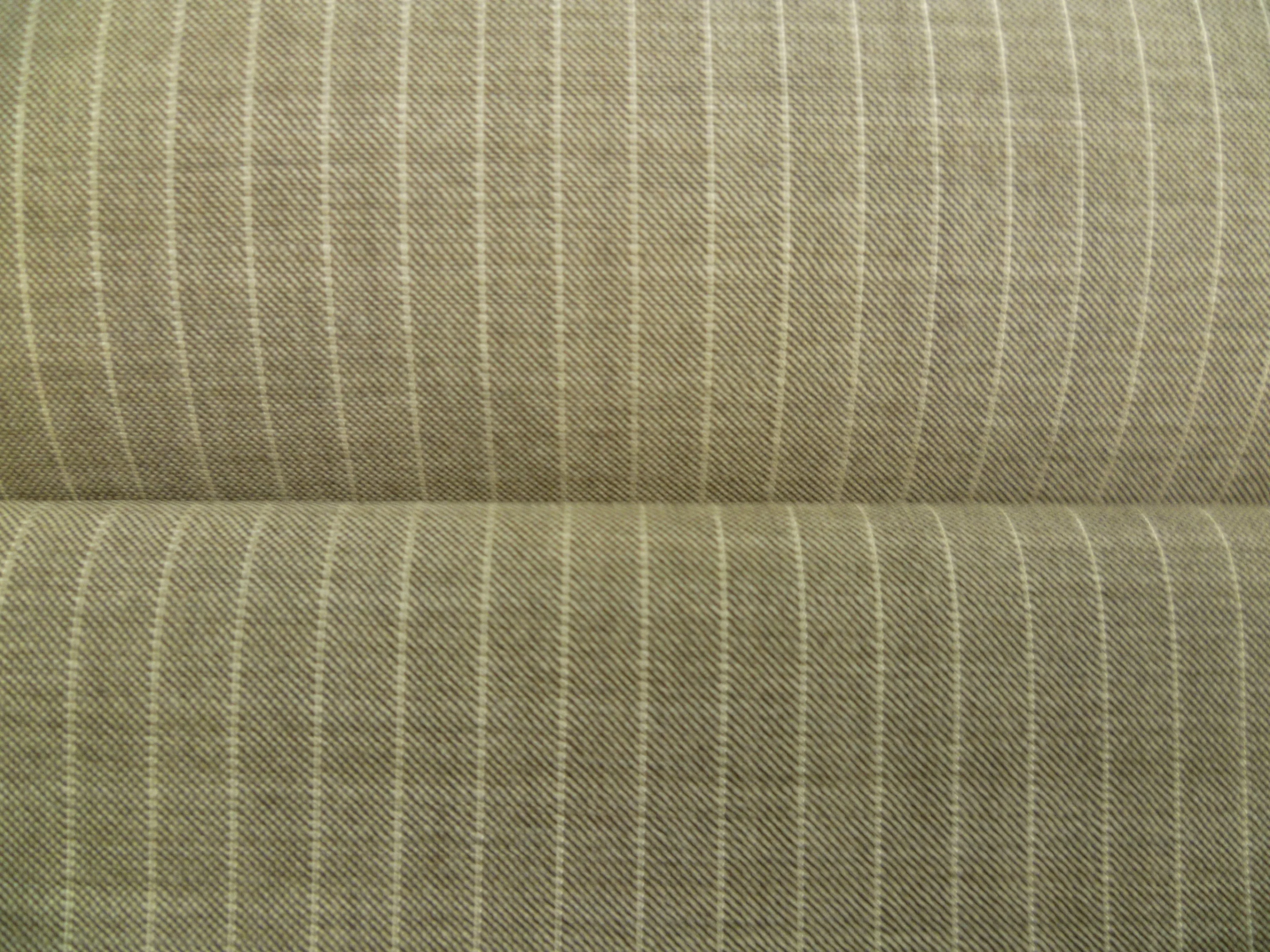 100 % Wool ( NEW )