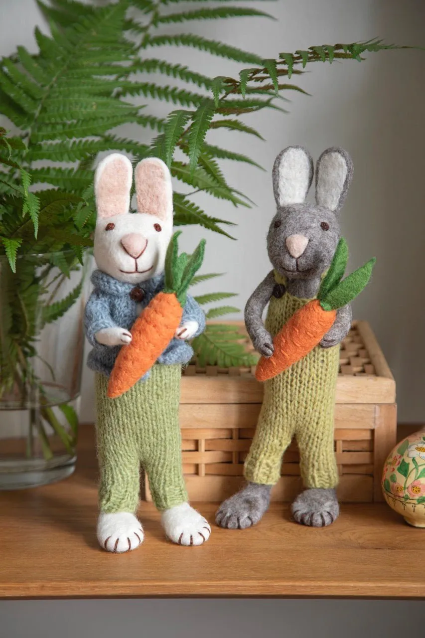 Grey Bunny with Green Pants and Carrot by Én Gry & Sif