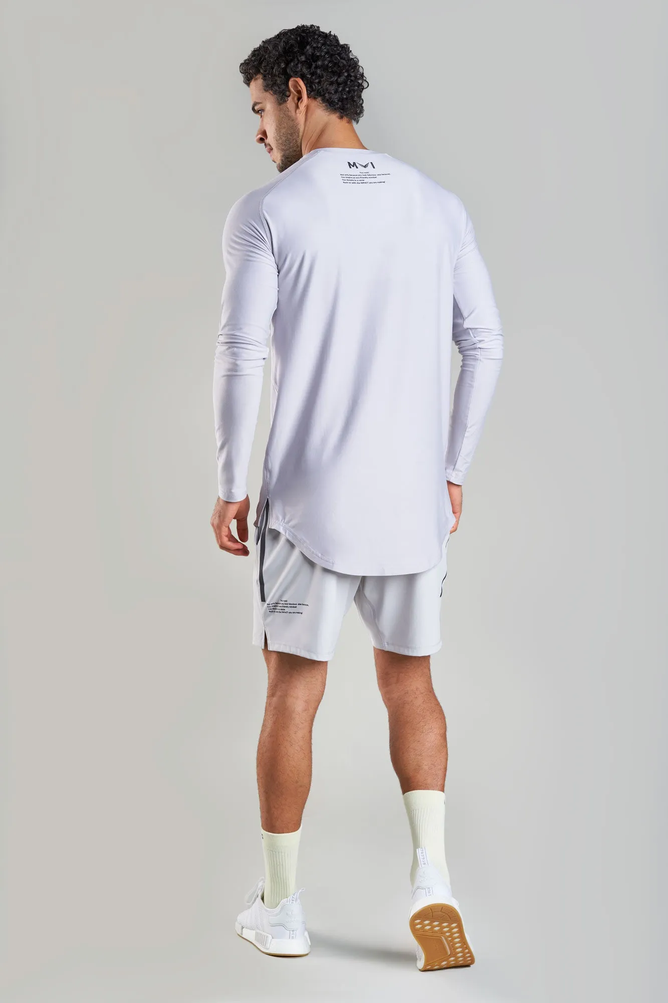 J002MI Recycled Polyester Stretch Long-Fit Sleeve Top