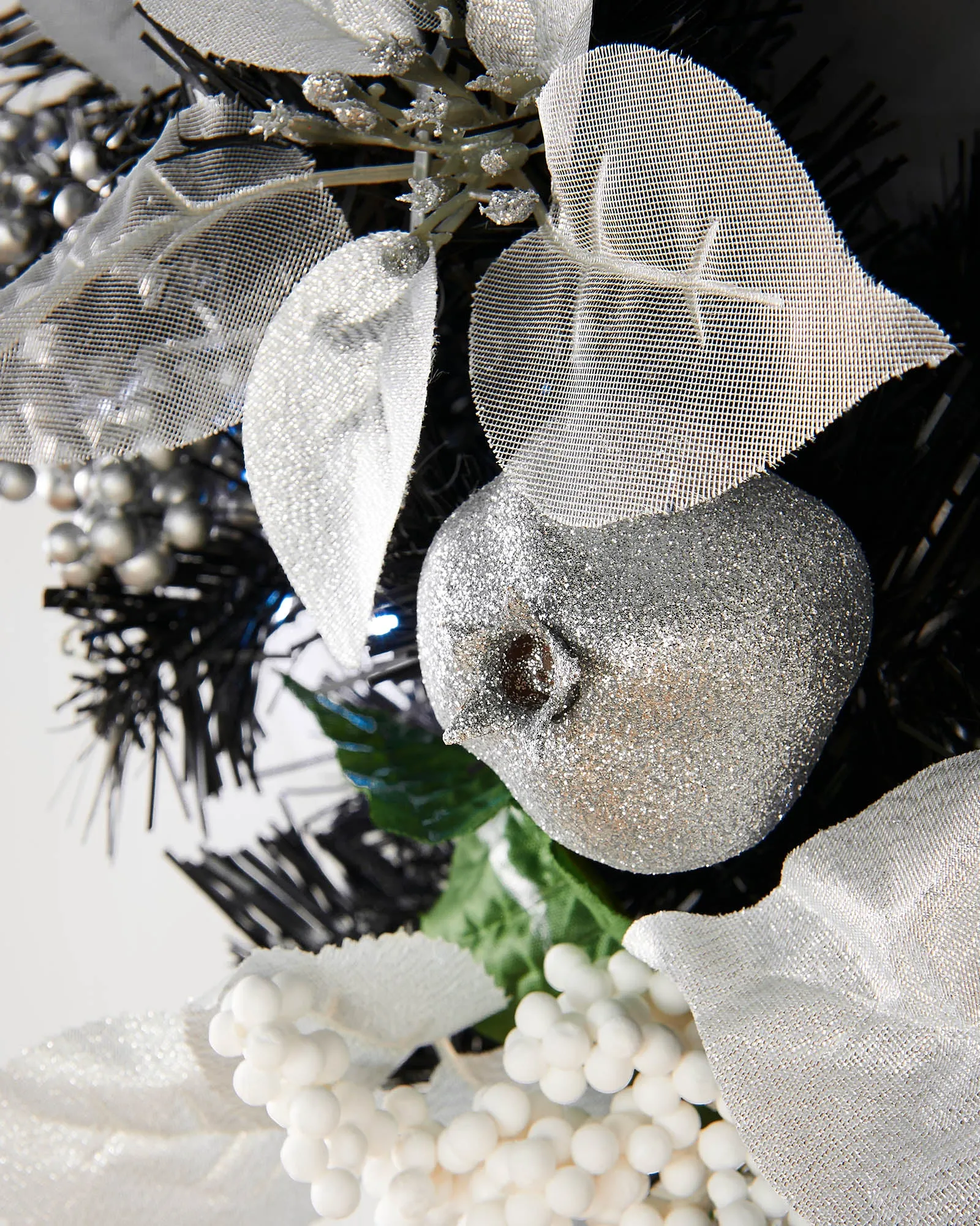 Pre-Lit Decorated Wreath, Black/Silver, 60 cm