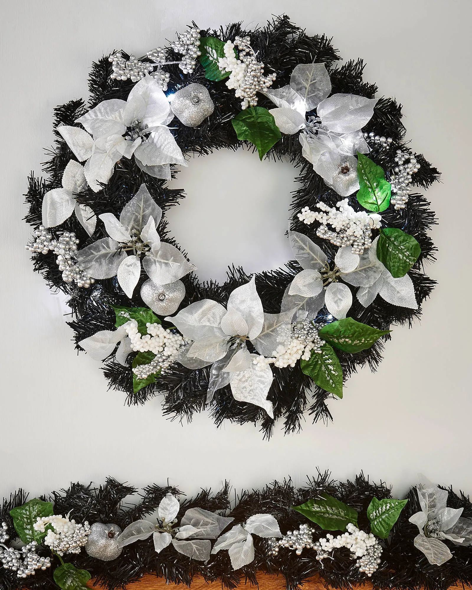 Pre-Lit Decorated Wreath, Black/Silver, 60 cm
