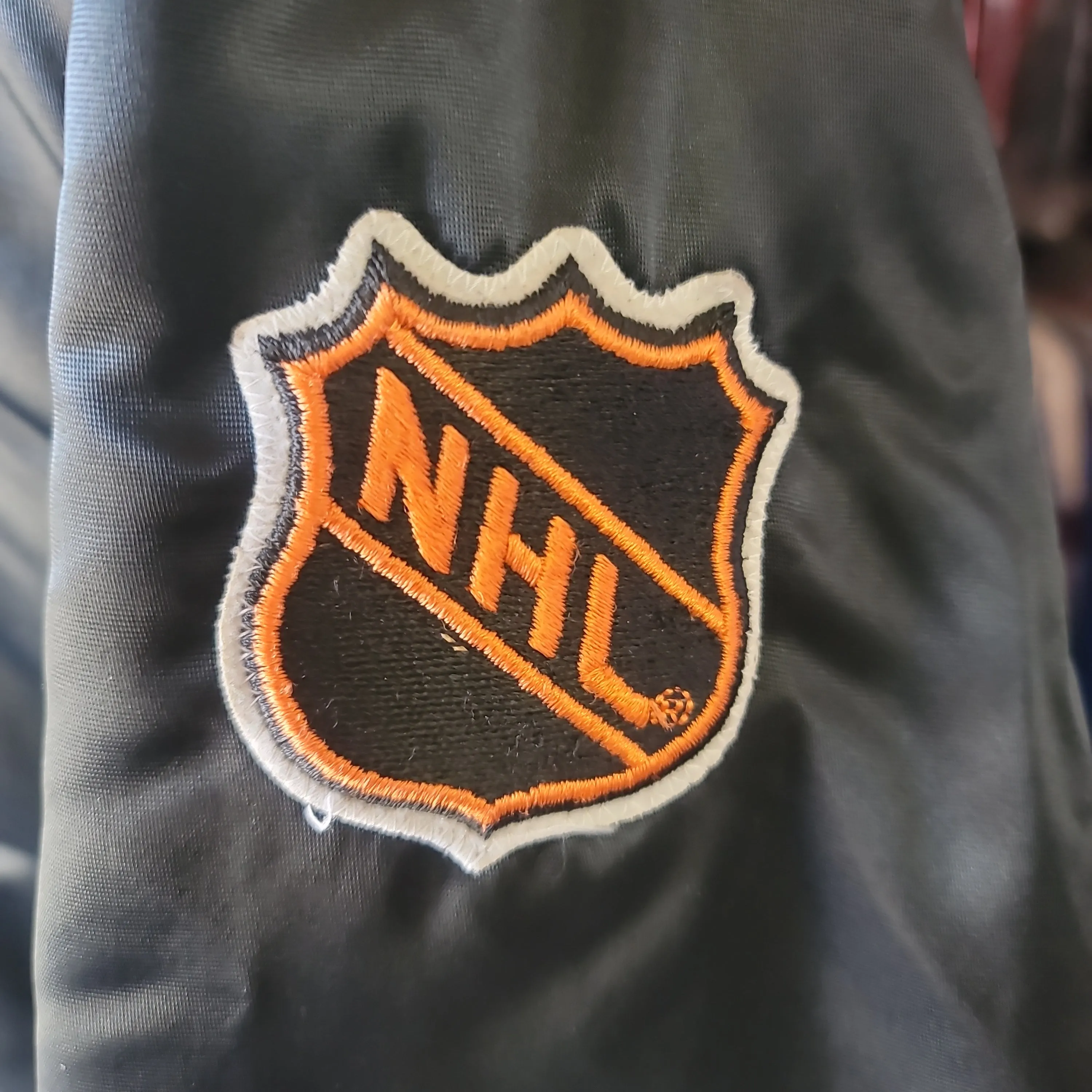 Vintage 80s LOS ANGELES KINGS NHL Starter Black Nylon Jacket L