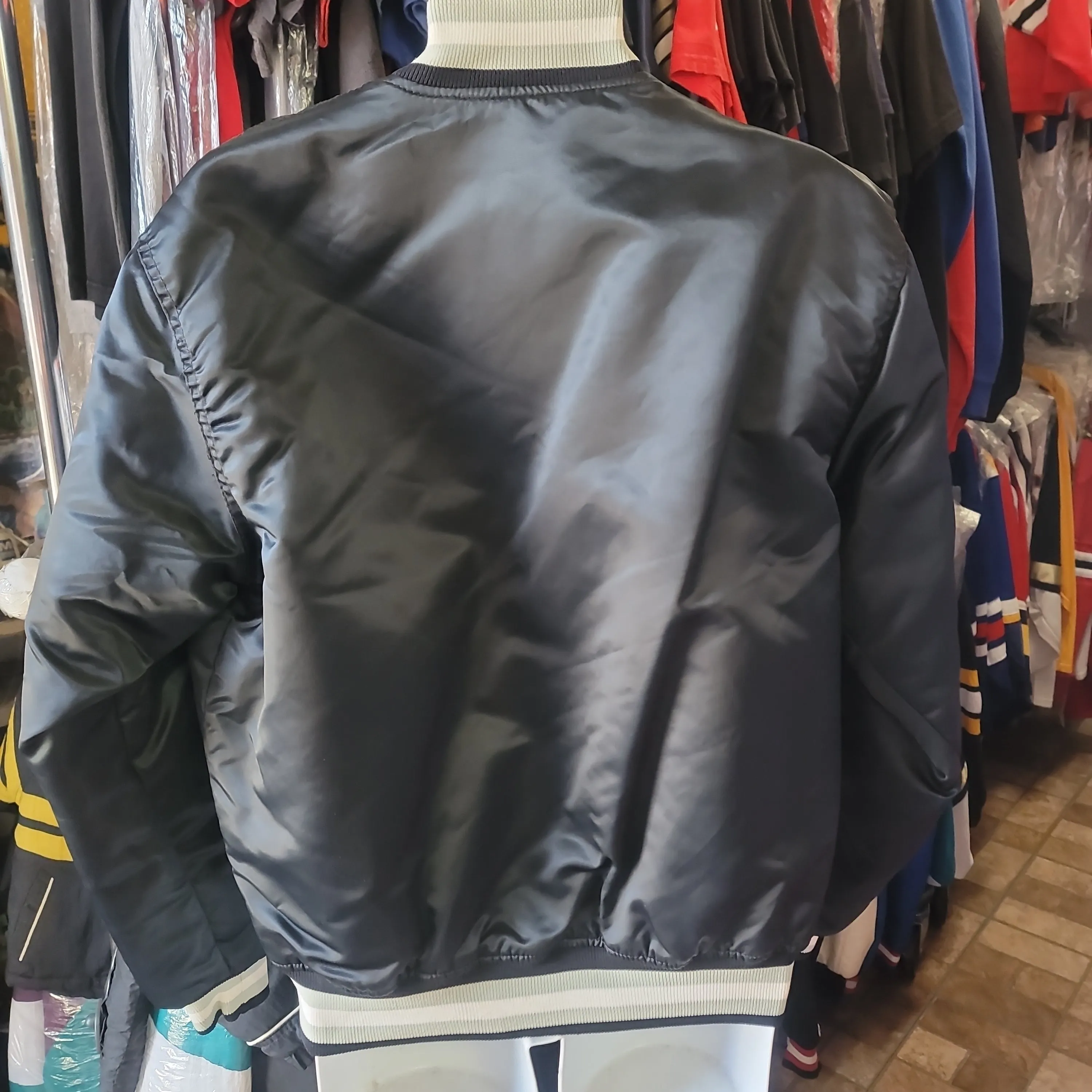 Vintage 80s LOS ANGELES KINGS NHL Starter Black Nylon Jacket L